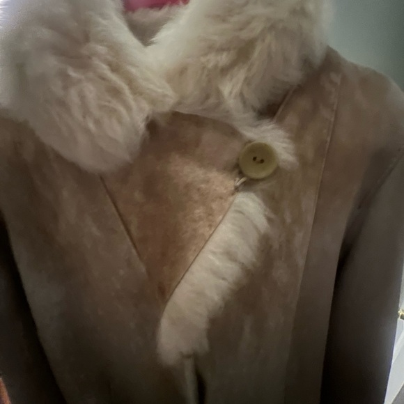 Blue Duck Women's Shearling Coat - Picture 10 of 10